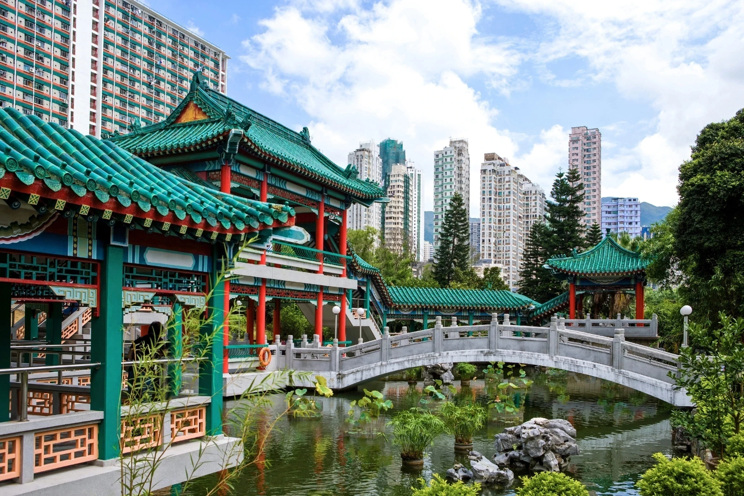 18-Night All-Inclusive Asia: Hong Kong, Thailand, Philippines & Singapore Voyage